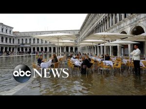 Read more about the article Venice waters rise, Hurricane Ian, Mahsa Amini protest: World in Photos, Sept. 28