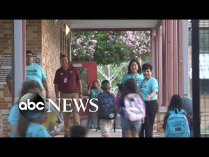 Read more about the article Students return to school in Uvalde with new security measures l ABCNL