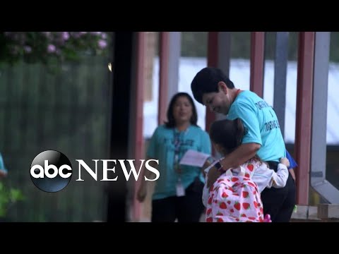 You are currently viewing Uvalde elementary school students return to class