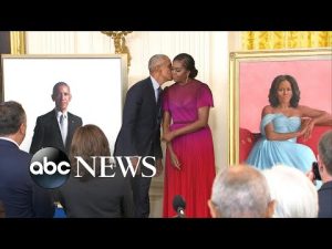 Read more about the article Barack and Michelle Obama return to the White House for portrait unveiling