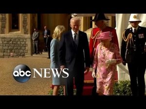 Read more about the article A royal handshake: Queen Elizabeth II meets American presidents