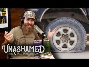 Read more about the article Jase’s 3-Hour Tire Repair Turned into a Bible Study with 20 People | Ep 557