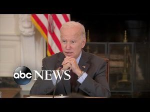 Read more about the article Biden, Harris sit in on reproductive rights task force meeting | ABCNL