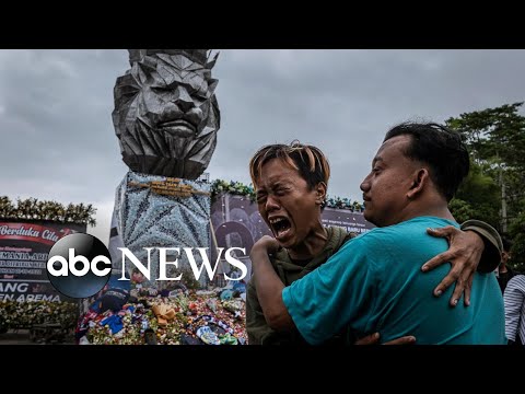 You are currently viewing Indonesia stampede, Hurricane Ian cleanup, Aaron Judge: Week in Photos