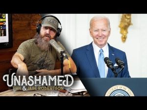 Read more about the article Jase Discusses Joe Biden, the Unforgivable Sin & What Is a Deathwork? | Ep 563