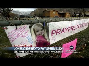 Read more about the article Connecticut jury orders Alex Jones to pay nearly $1 billion to Sandy Hook parents