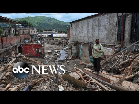 You are currently viewing Venezuela floods, Sandy Hook jury decision, colorful trees: World in Photos, Oct. 13