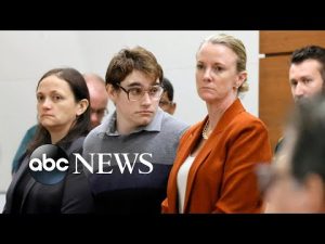 Read more about the article Jurors, families react after Parkland shooter is spared death penalty l GMA