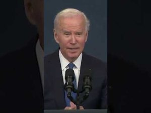 Read more about the article Biden Loses Another Battle With the Teleprompter | #shorts