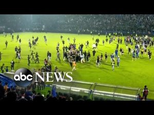 Read more about the article At least 125 killed in stampede at Indonesia soccer match l GMA
