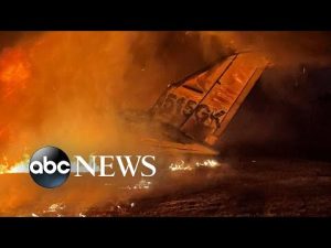 Read more about the article 2 dead as small plane crashes at Ohio car dealership