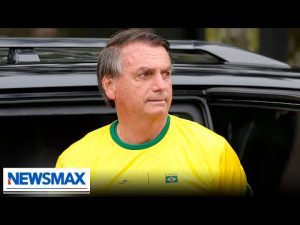 Read more about the article Brazil election goes to runoff as Bolsonaro outperforms polls