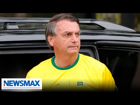 You are currently viewing Brazil election goes to runoff as Bolsonaro outperforms polls