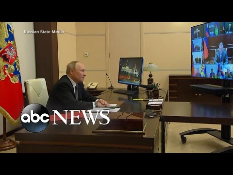 You are currently viewing Putin declares martial law in parts of Ukraine
