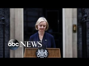 Read more about the article Liz Truss resigns, Rockettes rehearse, fall’s splendor: World in Photos, Oct. 20