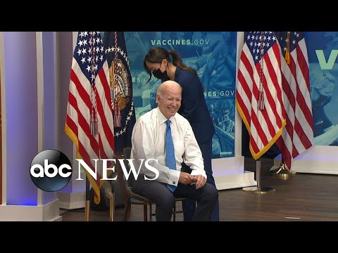 You are currently viewing Biden gets updated COVID-19 booster l ABCNL