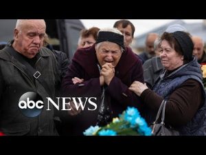Read more about the article War continues in Ukraine, school shooting, fall colors: Week in Photos