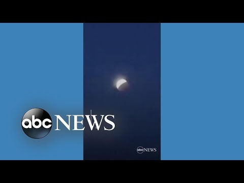 You are currently viewing Skywatchers glimpse total lunar eclipse