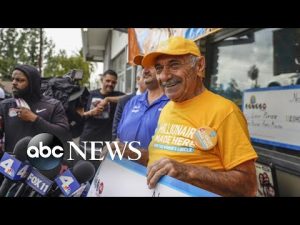 Read more about the article Powerball winner in California holds ticket worth more than $2 billion