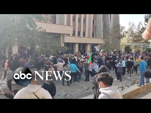 You are currently viewing Iranian regime hands down 3 more death sentences to antigovernment protesters