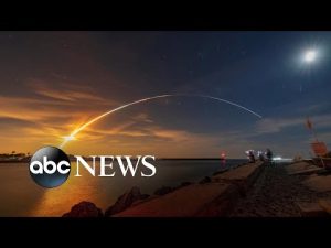 Read more about the article Artemis I lifts off, Trump’s new campaign and migrants: World in Photos, Nov. 16