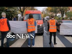 Read more about the article Inside the radical climate protest movement
