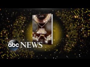 Read more about the article Jewelry is a way to ‘to show your identity’: Author on hip-hop jewelry