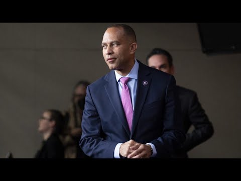 You are currently viewing Hakeem Jeffries emerges as frontrunner to lead House Dems