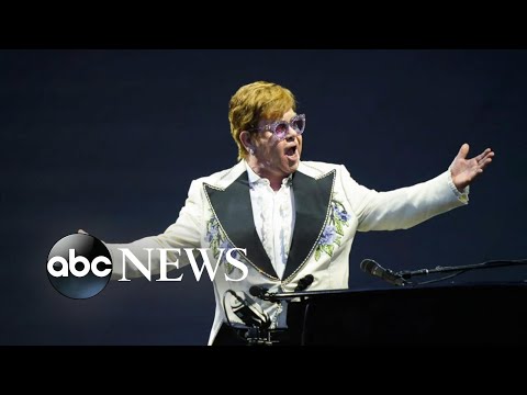 You are currently viewing Elton John bids adieu