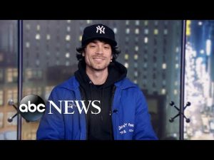 Read more about the article TikTalk: Caleb Simpson on asking NYC strangers ‘how much they pay for rent’ | ABCNL