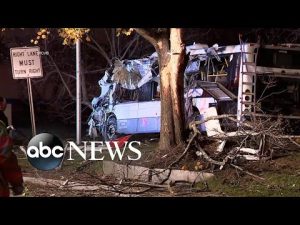 Read more about the article 1 dead after bus crashes in Massachusetts