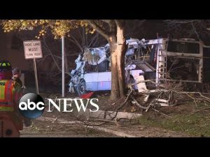 Read more about the article 1 dead after bus crash outside Boston