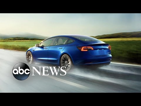 You are currently viewing Tesla recalling more than 320K vehicles