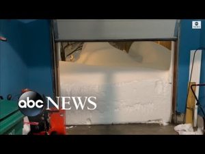 Read more about the article New York resident finds huge snowdrift when he opens garage door