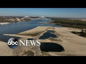 Read more about the article Historic Mississippi River drought brings low water levels l ABCNL