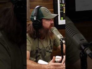 Read more about the article Jase Robertson: In the Storm, Where Is Your Faith Anchored? | #shorts