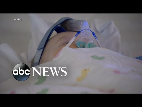 You are currently viewing Health officials fear holiday ‘tripledemic’ surge l GMA