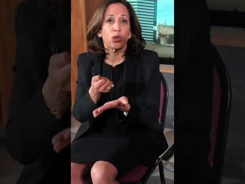 You are currently viewing Kamala Babbles About Cooking Turkeys Like a MADWOMAN | #shorts