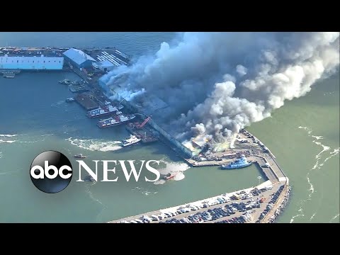 You are currently viewing Massive fire breaks out at NYPD storage facility