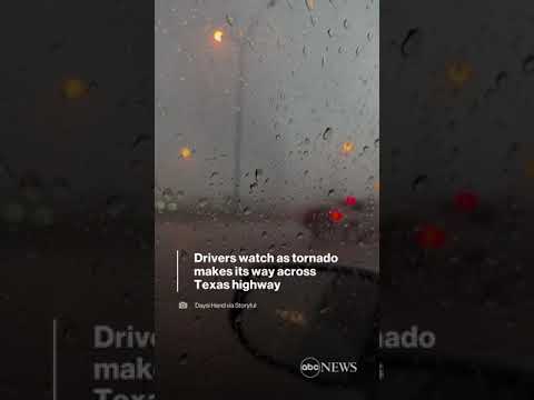You are currently viewing Motorists in Grapevine, Texas, nearly ran into the path of a tornado. #texas #tornado #weather