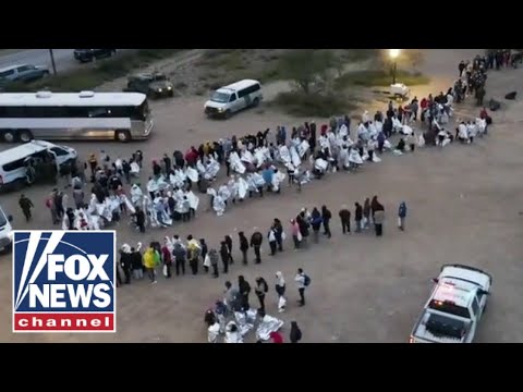 You are currently viewing Border Patrol ‘defeated’ as migrants pour into US