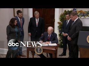 Read more about the article Biden signs bill avoiding railroad strike, says nation avoided ‘catastrophe’