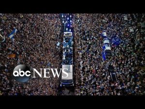 Read more about the article Argentina celebrates, migrants crossing, Santa in Romania: World in Photos, Dec. 20