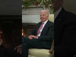 Read more about the article SENILE Biden Smiles as Staff SCREAMS Desperately Trying to Shush Journalists #shorts
