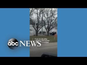 Read more about the article Train derails after colliding with tractor-trailer in Tennessee