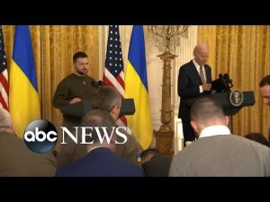 Read more about the article Ukraine’s Zelenskyy visits Washington