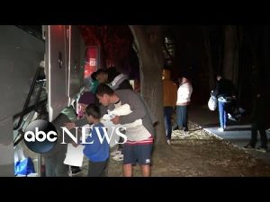Read more about the article Texas governor defends busing migrants
