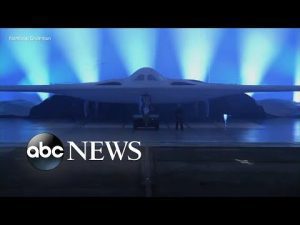 Read more about the article New B-21 stealth bomber makes public debut
