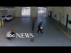 Read more about the article Officer fired after dragging woman to jail entrance l ABC News