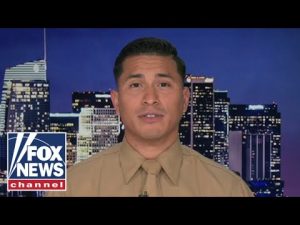 Read more about the article Marine hero stops smash-and-grab robbery at a jewelry store